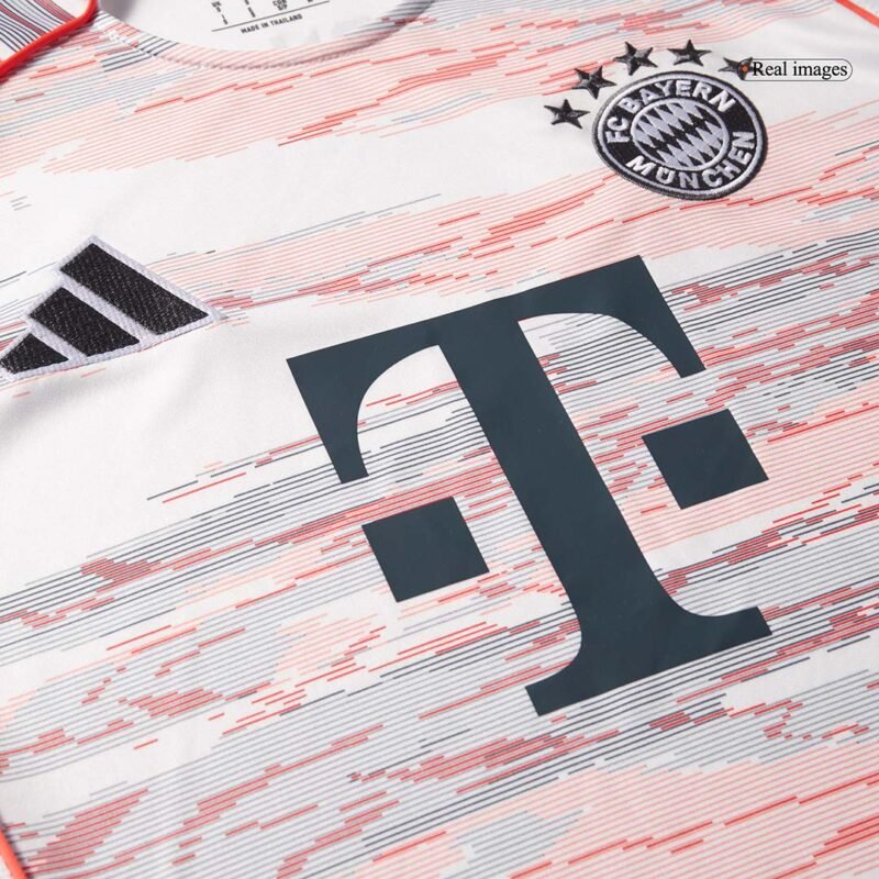 MÜLLER #25 Bayern Munich Away Soccer Jersey 2025/26
