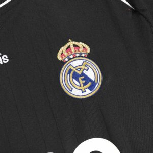 Retro Soccer Jersey Real Madrid Away Long Sleeve 2006/07 - Image 4