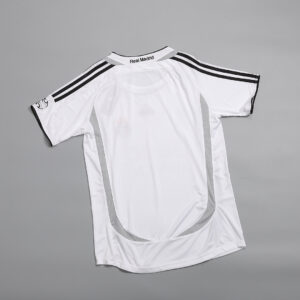 Retro Soccer Jersey RAUL #7 Real Madrid Home 2006/07 - Image 10