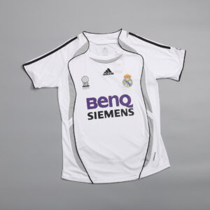 Retro Soccer Jersey RAUL #7 Real Madrid Home 2006/07 - Image 9