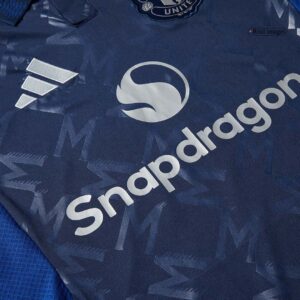 Manchester United Away Long Sleeve Jersey - Image 10