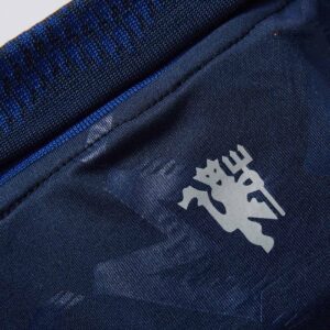 Manchester United Away Long Sleeve Jersey - Image 15