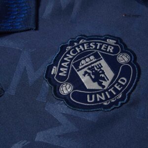 Manchester United Away Long Sleeve Jersey - Image 8
